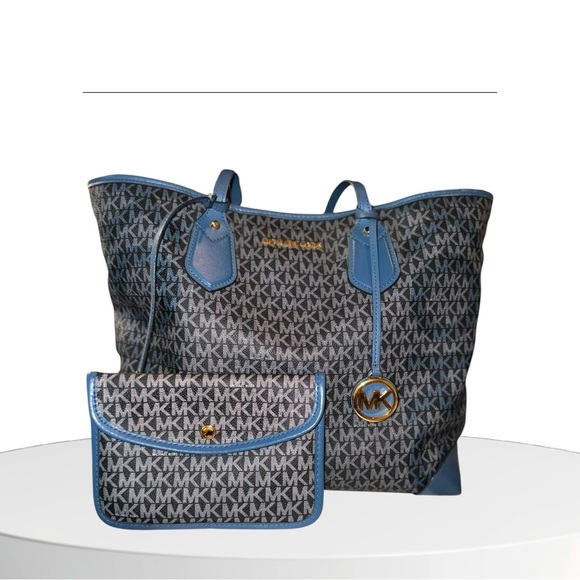 The Limited Edition Graphite/Grey Michael Kors Eva Tote with Coordinated Pouch! - Picture 1 of 15